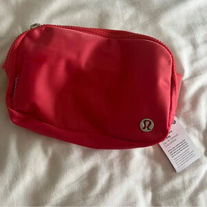 🆕 Lululemon Everywhere Belt Bag - Pale Raspberry